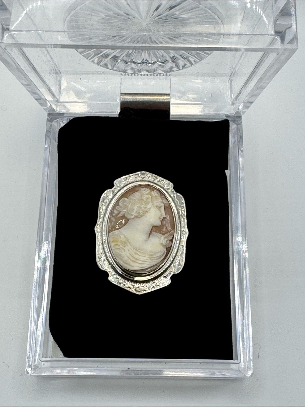 Vintage 14K White Gold & Real Shell Cameo Pin Brooch - Picture 6 of 13